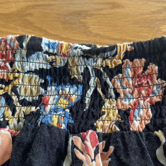 4/$20 Sale! Women’s Large Black Floral Skirt w/ High Slit🌺 - Picture 3 of 4